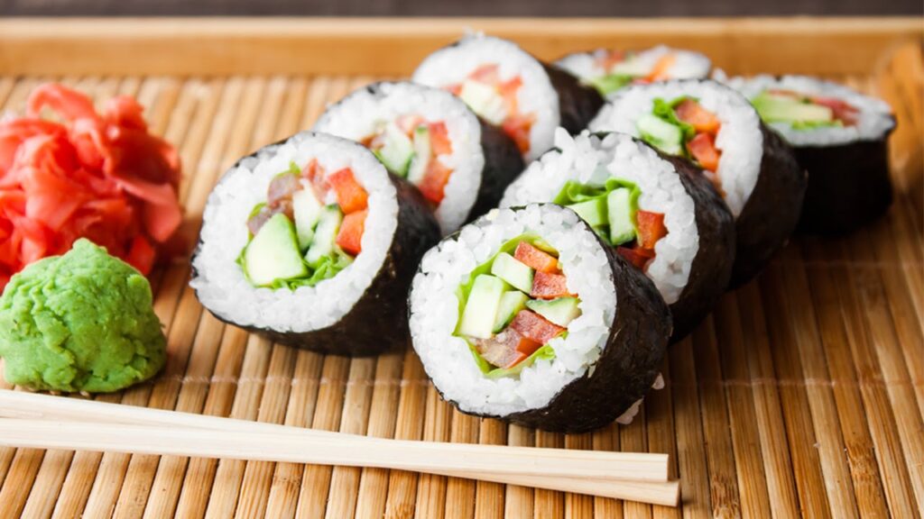 Ngành chế biến thực phẩm đơn hàng làm cơm hộp, sushi trong siêu thị công việc nhẹ nhàng