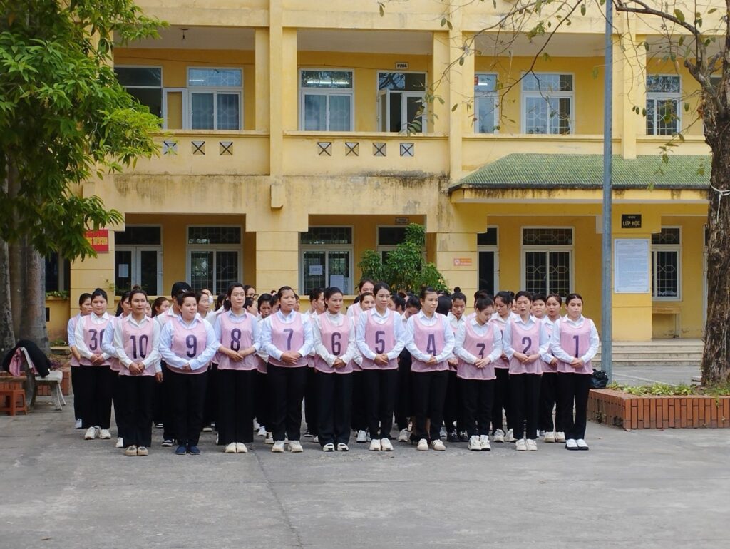 thi tuyen don hang com hop1